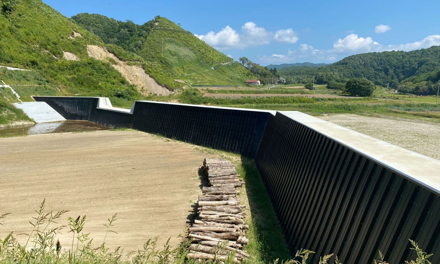 ヤチセ沢川堰堤_北海道胆振東部