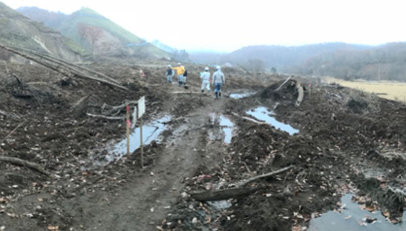 ヤチセ沢川_北海道胆振東部震災直後